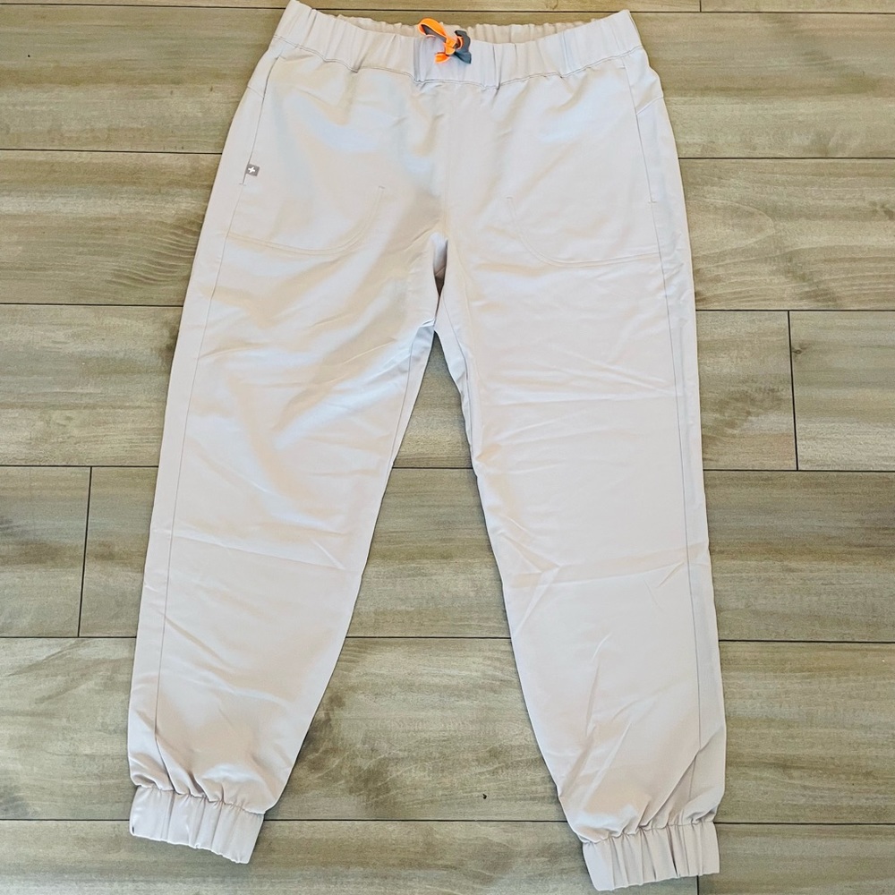 FIGS Scrubs Joggers Size L (Never Worn)